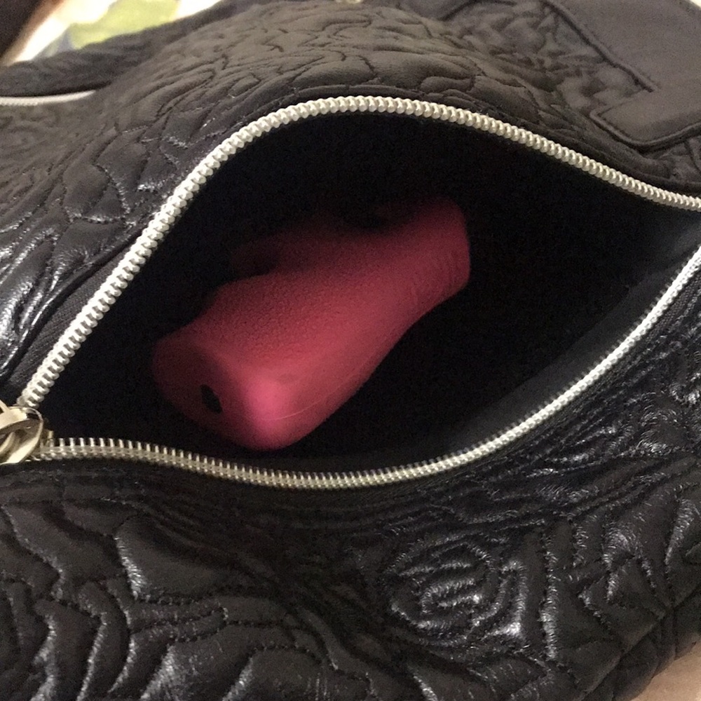 Gun Tote’n Mama Black Embossed shoulder Purse - Picture 15 of 17